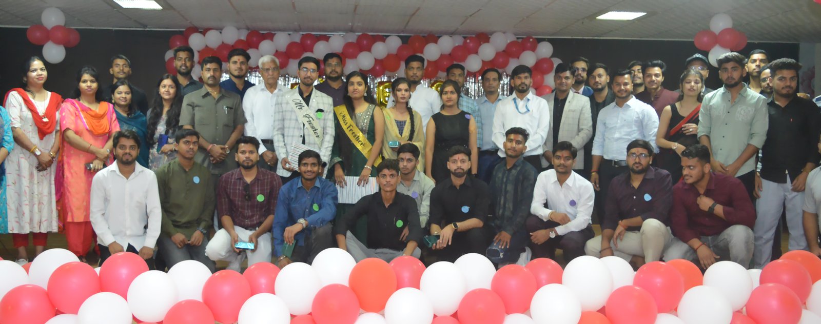 नैना बनी मिस व विपिन बने मिस्टर फ्रेशर