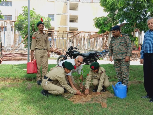 मंगलायतन विवि में प्राकृतिक सौंदर्य और सैन्य अनुशासन का संगम
