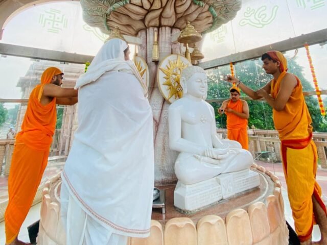 मंगलायतन विश्वविद्यालय में मनाया जा रहा दशलक्षण महापर्व